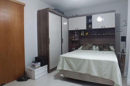 Casa à venda com 4 quartos, 270m² em Itaipu, Niterói