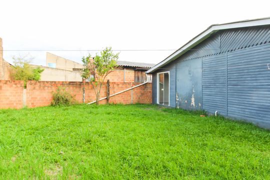 Área externa de casa à venda com 2 quartos, 75m² em Harmonia, Canoas