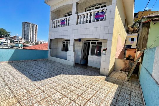 Sacada Quarto 2 de casa à venda com 6 quartos, 344m² em Parque Santo Antonio, Guarulhos