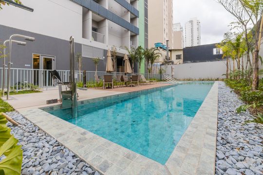 Área comum - Piscina de kitnet/studio à venda com 1 quarto, 27m² em Pinheiros, São Paulo