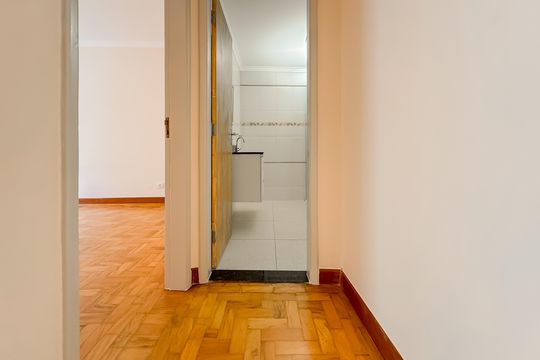 Corredor de apartamento para alugar com 1 quarto, 60m² em Liberdade, São Paulo