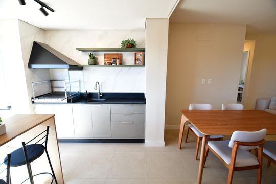 Sala de apartamento à venda com 3 quartos, 105m² em Nova Campinas, Campinas