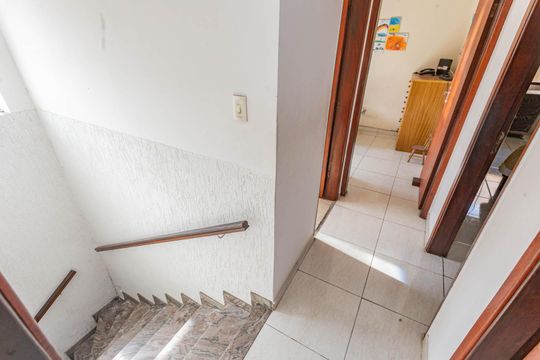 Escada de casa à venda com 4 quartos, 314m² em Sacomã, São Paulo