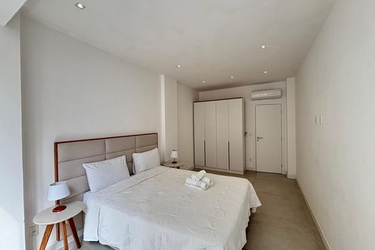 Quarto 1 de apartamento à venda com 4 quartos, 152m² em Copacabana, Rio de Janeiro