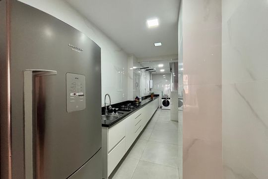 Cozinha e Área de Serviço de apartamento à venda com 4 quartos, 152m² em Copacabana, Rio de Janeiro
