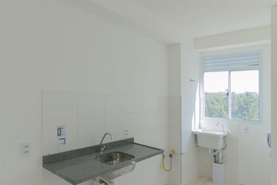 Cozinha de apartamento para alugar com 2 quartos, 50m² em Mantiqueira, Belo Horizonte