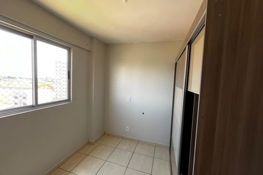 Quarto 2 de apartamento para alugar com 2 quartos, 48m² em Qr 110, Brasília
