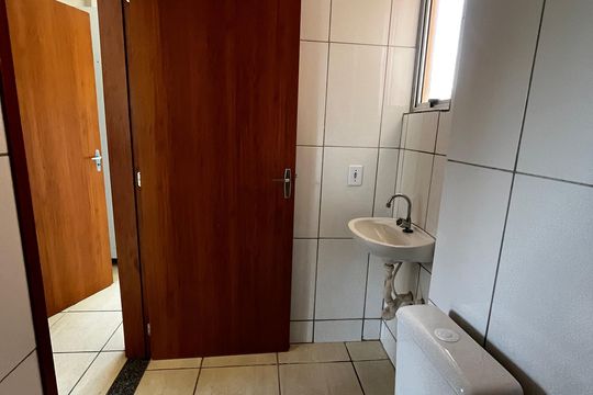 Banheiro Social de apartamento para alugar com 2 quartos, 48m² em Qr 110, Brasília