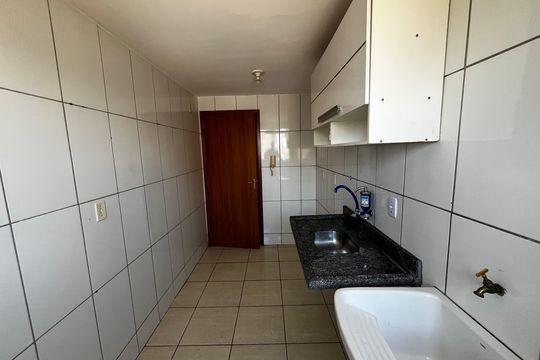 Cozinha e Área de Serviço de apartamento para alugar com 2 quartos, 48m² em Qr 110, Brasília