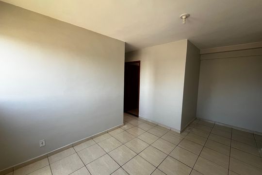Sala de apartamento para alugar com 2 quartos, 48m² em Qr 110, Brasília