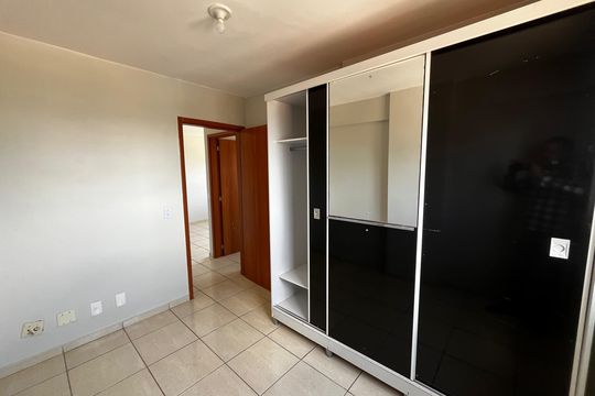 Quarto 2 de apartamento para alugar com 2 quartos, 48m² em Qr 110, Brasília