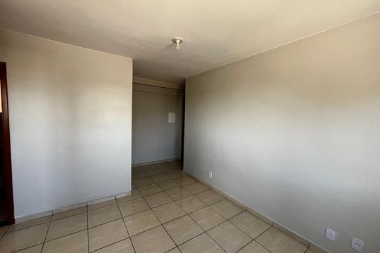 Sala de apartamento para alugar com 2 quartos, 48m² em Qr 110, Brasília
