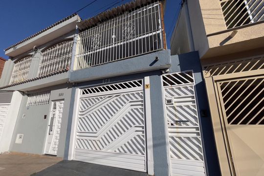 Fachada de casa à venda com 4 quartos, 125m² em Jardim Popular, São Paulo