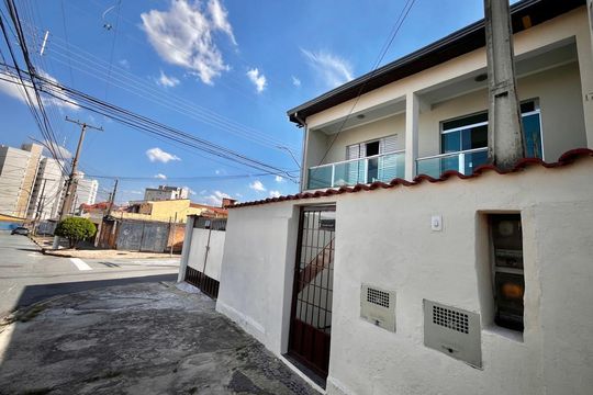 Fachada de casa à venda com 3 quartos, 100m² em Vila Industrial (campinas), Campinas