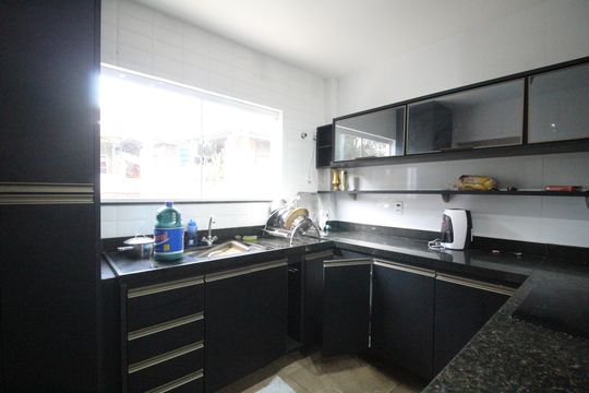 Cozinha de casa de condomínio à venda com 4 quartos, 232m² em Pechincha, Rio de Janeiro