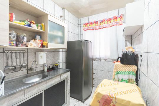 Cozinha  (segundo andar) de casa à venda com 4 quartos, 56m² em Vasco da Gama, Rio de Janeiro
