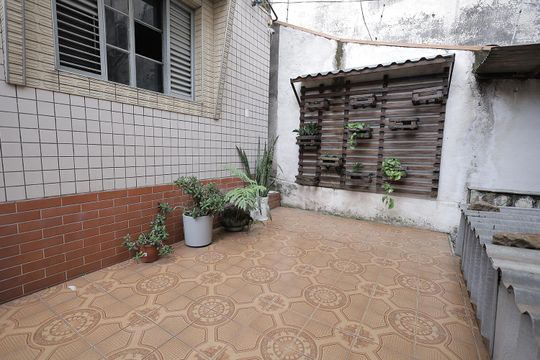Quintal de kitnet/studio para alugar com 1 quarto, 18m² em Vila Curuçá, Santo André