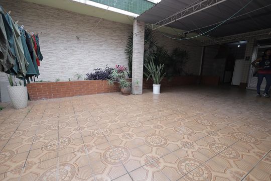 Quintal de kitnet/studio para alugar com 1 quarto, 18m² em Vila Curuçá, Santo André