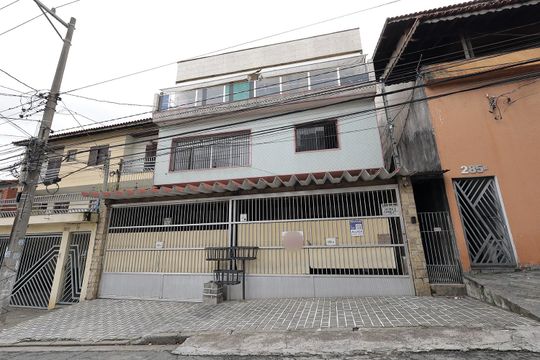 Fachada de kitnet/studio para alugar com 1 quarto, 18m² em Vila Curuçá, Santo André