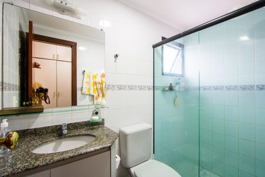 Banheiro Suíte de apartamento à venda com 2 quartos, 84m² em Vila Santa Teresa, Santo André
