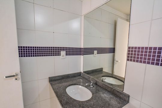 Banheiro de apartamento para alugar com 3 quartos, 62m² em Jardim Utinga, Santo André