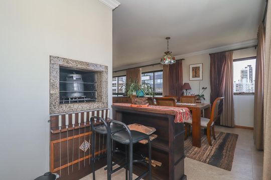 Sala  de apartamento à venda com 3 quartos, 223m² em Petrópolis, Porto Alegre