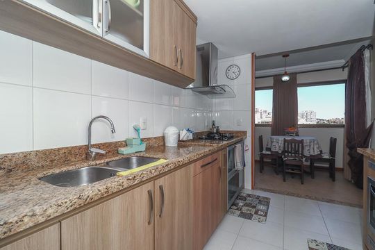 Cozinha de apartamento à venda com 3 quartos, 223m² em Petrópolis, Porto Alegre