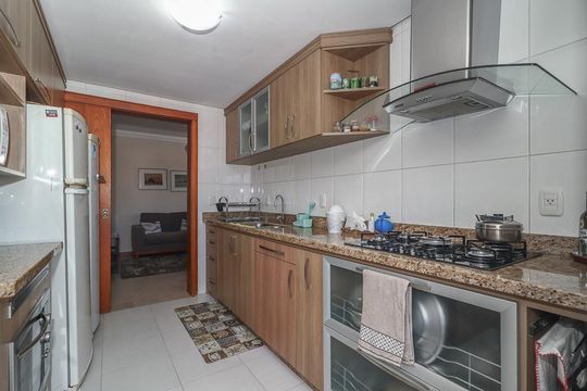 Cozinha de apartamento à venda com 3 quartos, 223m² em Petrópolis, Porto Alegre