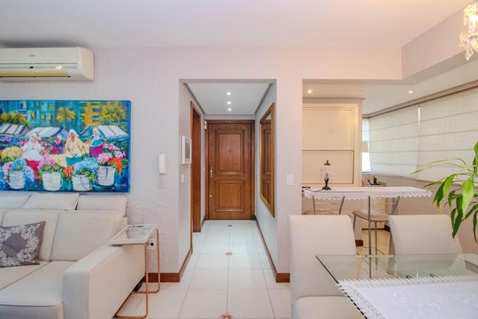 Sala de apartamento à venda com 3 quartos, 97m² em Rio Branco, Porto Alegre
