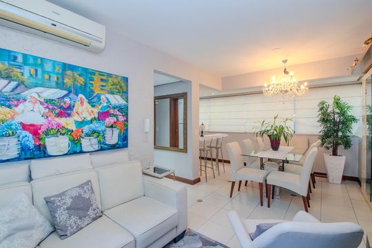 Sala de apartamento à venda com 3 quartos, 97m² em Rio Branco, Porto Alegre
