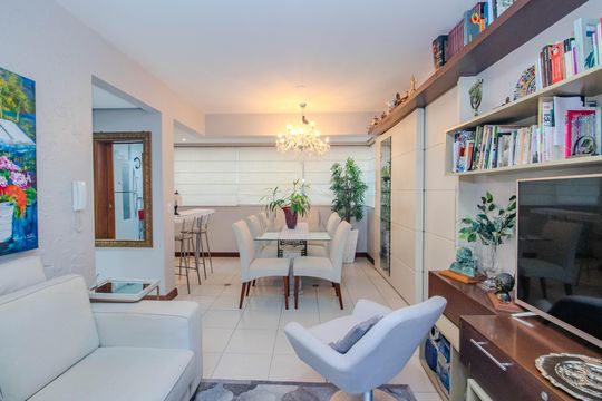 Sala de apartamento à venda com 3 quartos, 97m² em Rio Branco, Porto Alegre