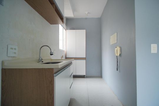 Cozinha de apartamento à venda com 2 quartos, 42m² em Santa Rosa de Lima, Porto Alegre