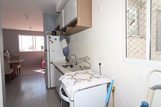Cozinha de apartamento à venda com 2 quartos, 42m² em Santa Rosa de Lima, Porto Alegre