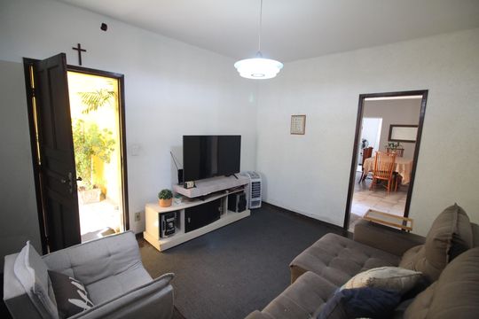 Casa à venda com 4 quartos, 375m² em Riacho das Pedras, Contagem