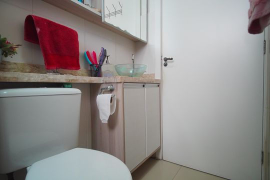 Banheiro de apartamento para alugar com 2 quartos, 52m² em Santos Dumont, São Leopoldo
