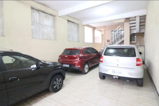 Garagem de casa à venda com 3 quartos, 375m² em Vila Osasco, Osasco