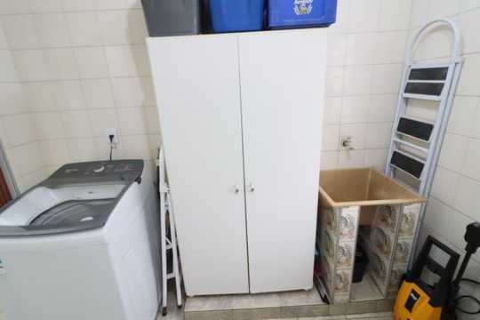 Área de Serviço de casa à venda com 3 quartos, 375m² em Vila Osasco, Osasco