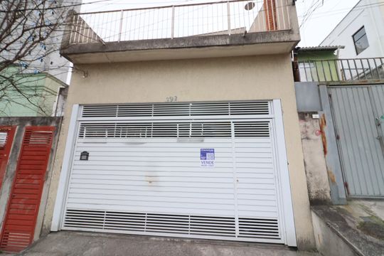 Fachada de casa à venda com 3 quartos, 375m² em Vila Osasco, Osasco