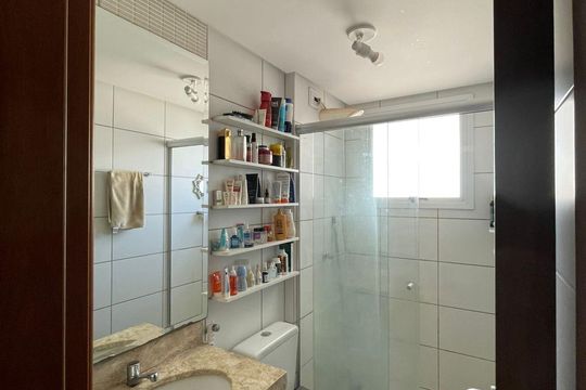 Banheiro da Suíte de apartamento para alugar com 2 quartos, 60m² em Jardim Atlântico, Goiânia
