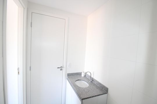 Banheiro de apartamento para alugar com 1 quarto, 34m² em Tucuruvi, São Paulo