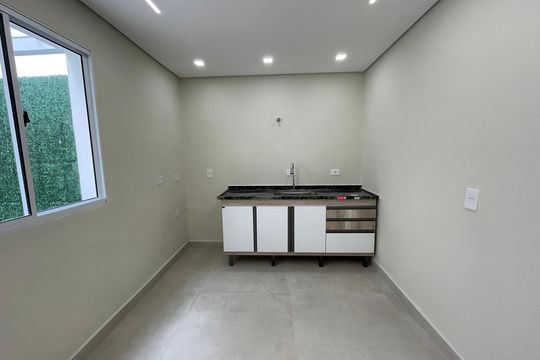 Cozinha de casa de condomínio para alugar com 2 quartos, 15m² em Quinta dos Angicos, Cotia