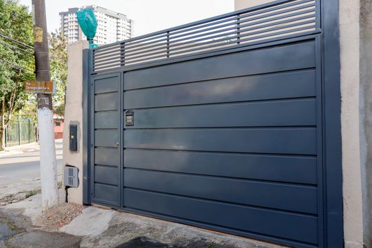 Fachada de casa à venda com 5 quartos, 399m² em Cipava, Osasco