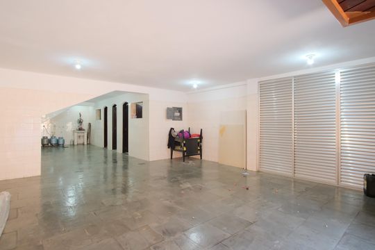 Garagem de casa à venda com 4 quartos, 280m² em Vila Mafra, São Paulo