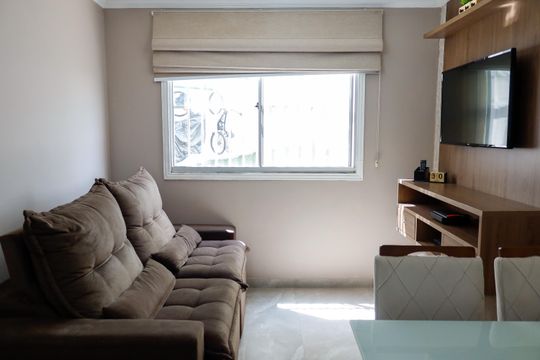 Sala de apartamento à venda com 2 quartos, 40m² em São Pedro, Osasco