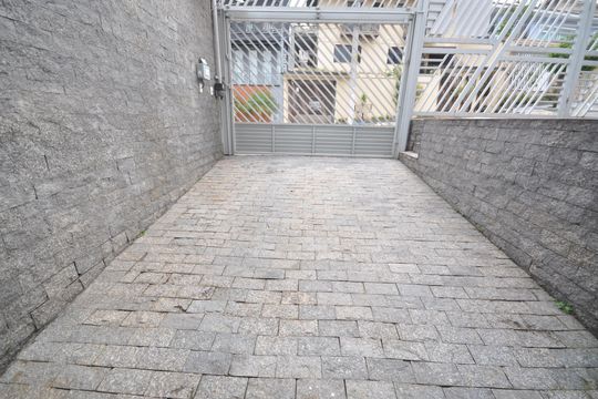 Garagem de casa para alugar com 4 quartos, 350m² em Jardim Guapira, São Paulo