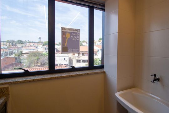 Janela da area de Serviço/ de apartamento para alugar com 1 quarto, 52m² em Jardim Icatu, Votorantim