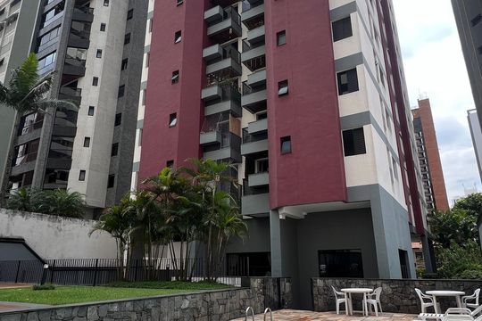 Fachada de apartamento à venda com 2 quartos, 70m² em Pinheiros, São Paulo