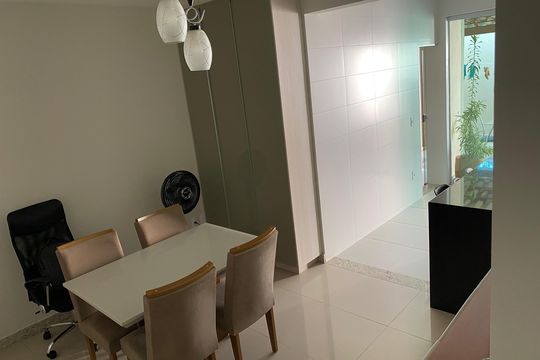 Sala de casa à venda com 2 quartos, 100m² em Jardim Vitoria, Belo Horizonte