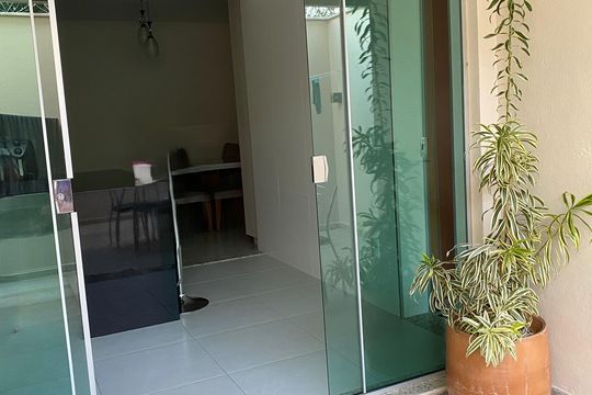 Área Externa de casa à venda com 2 quartos, 100m² em Jardim Vitoria, Belo Horizonte