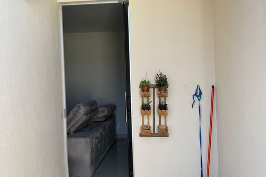 Entrada de casa à venda com 2 quartos, 100m² em Jardim Vitoria, Belo Horizonte